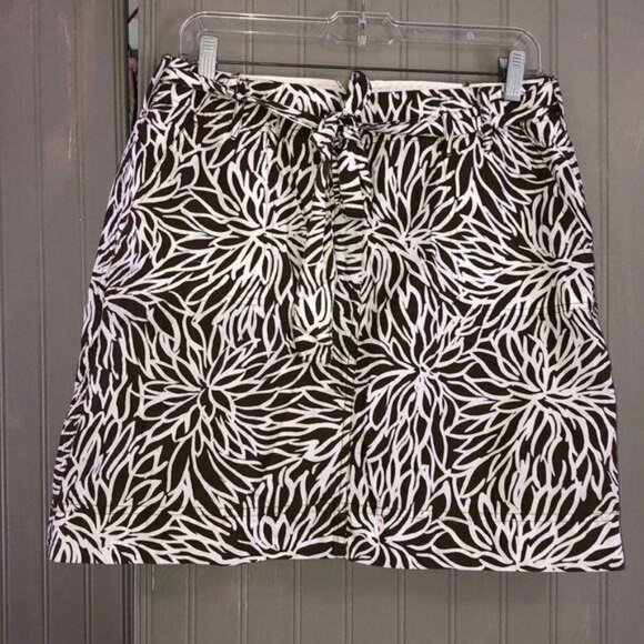 Lands End Womens Brown & White Floral Printed Skort Tie Waist Size 8 - Picture 3 of 10